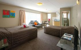 Manuka Crescent Motel
